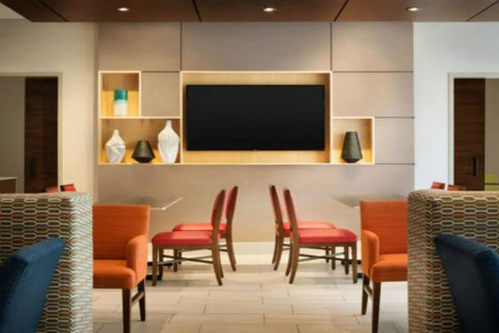 Holiday Inn Express & Suites Red Wing by IHG