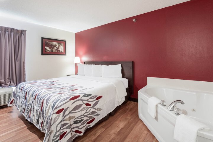 Room 26 of 38