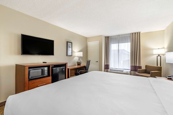 Room 30 of 42