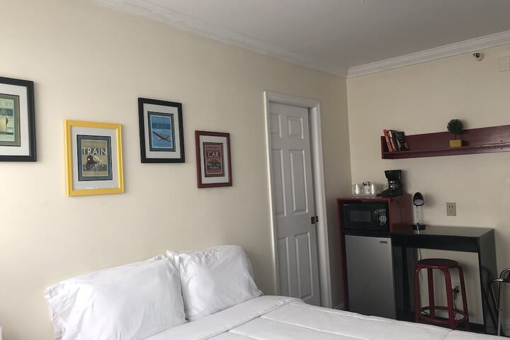 Room 33 of 65