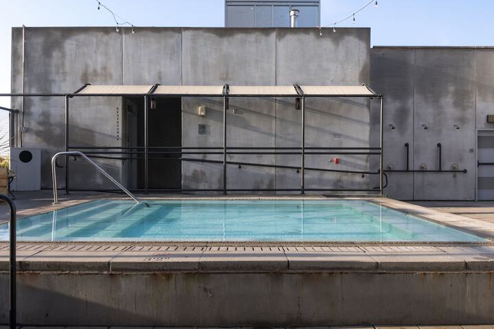 Pool 7 of 102