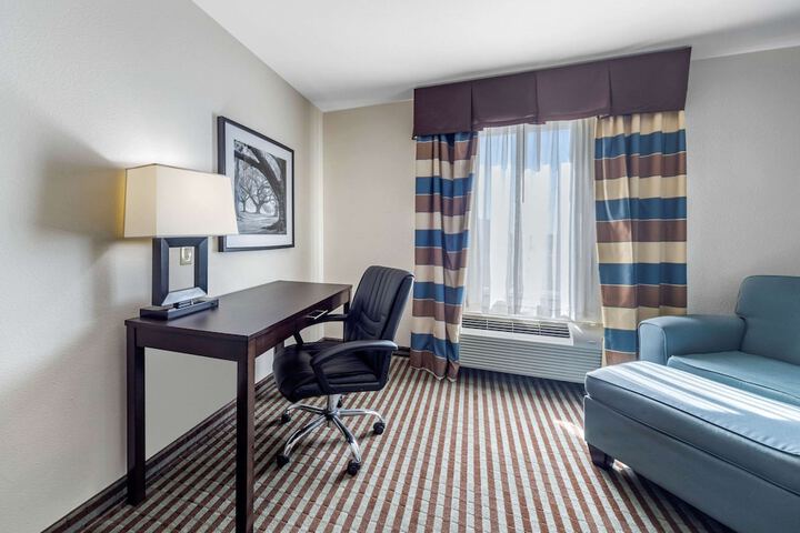Comfort Inn & Suites Perry I-35