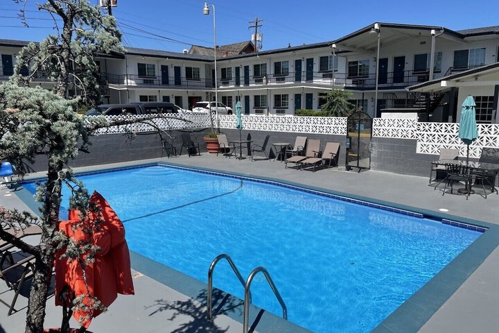 Pool 3 of 34