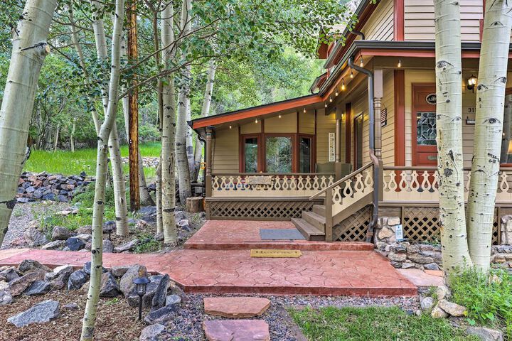 Family Home in Georgetown: Walk to Town & Railroad