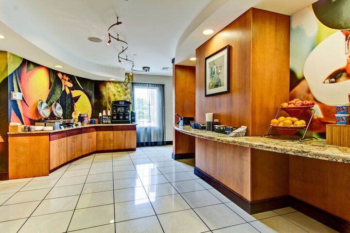 Fairfield Inn & Suites by Marriott State College