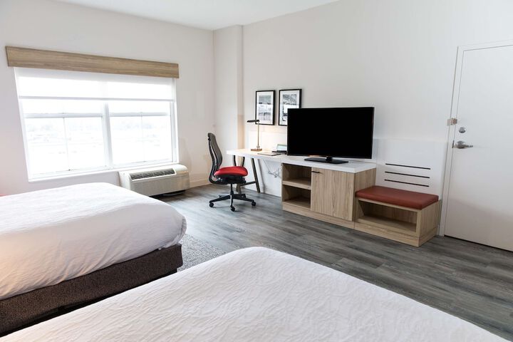 Room 14 of 93