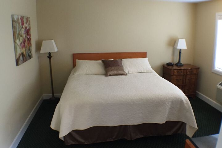 Room 12 of 19