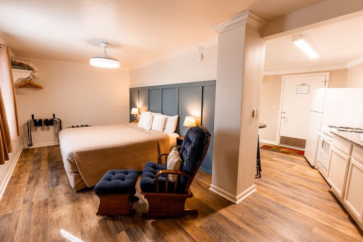 Room 33 of 83