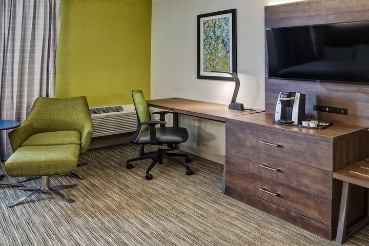 Room 12 of 29