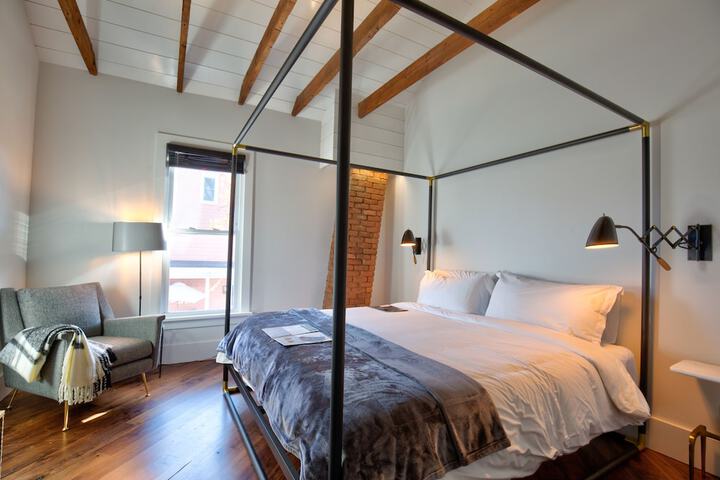 Room 10 of 62