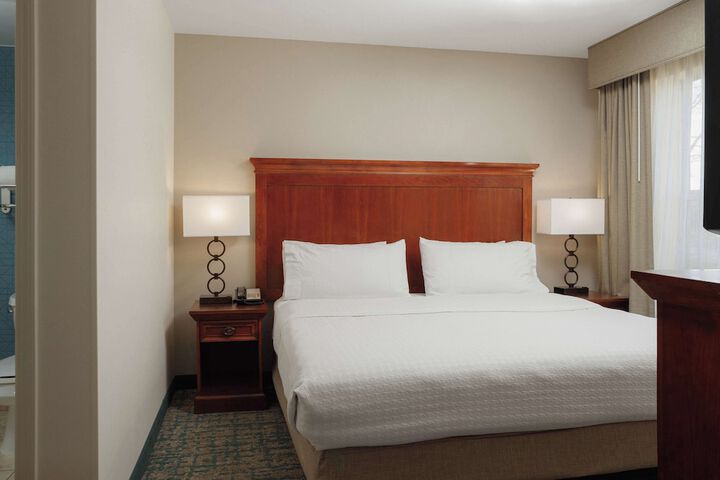 Room 22 of 38