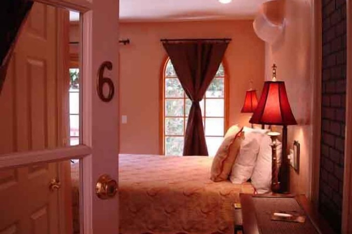 Room 16 of 39