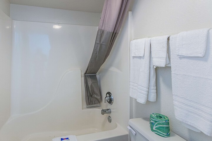 Motel 6 Cleveland TX