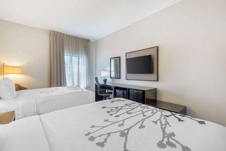 Room 10 of 42