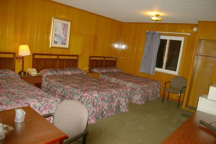 Room 8 of 16