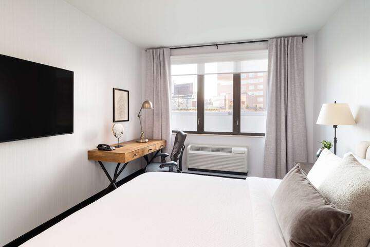 Room 28 of 37