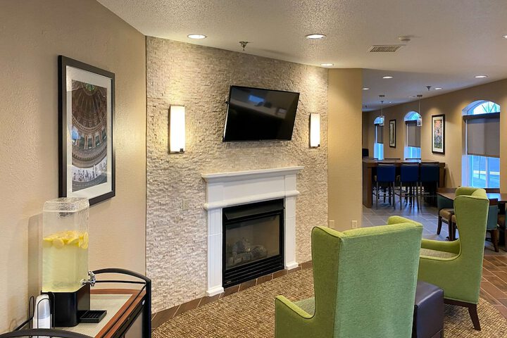 Hotel Interior 6 of 29
