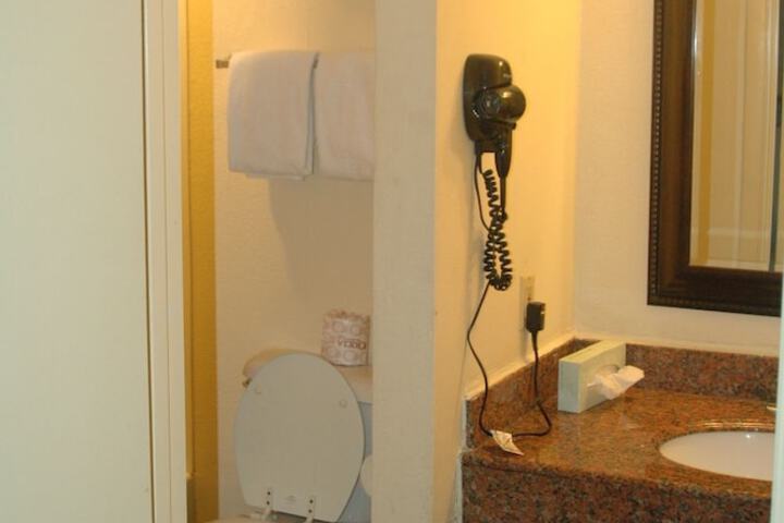 Room 20 of 40