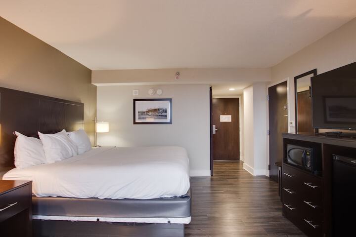 Room 18 of 37