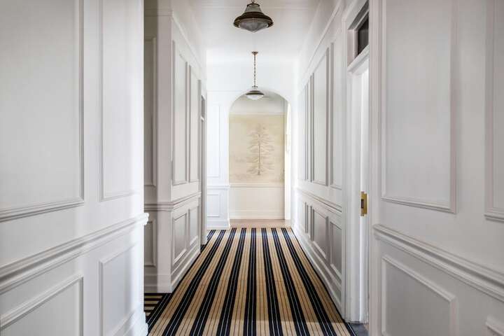 Ballroom/Hall 43 of 45