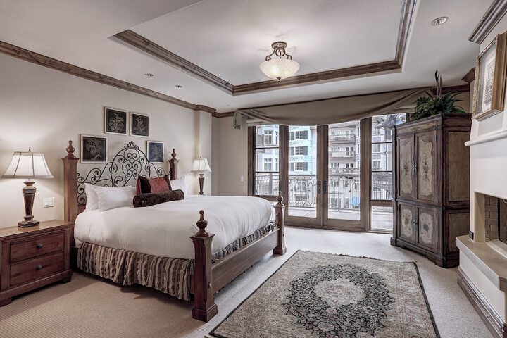 Room 317 of 450