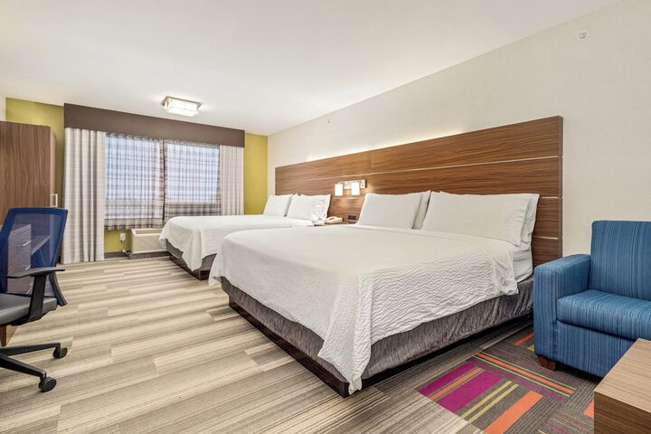 Room 53 of 348