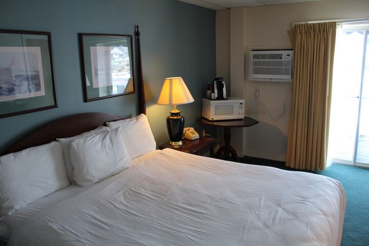 Room 38 of 159