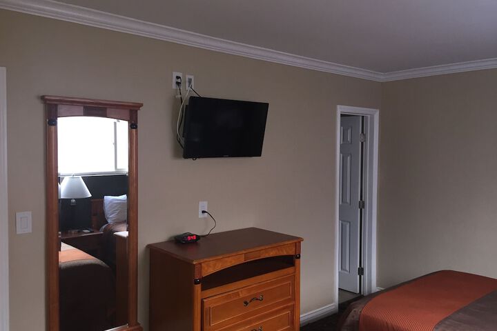 Room 32 of 51