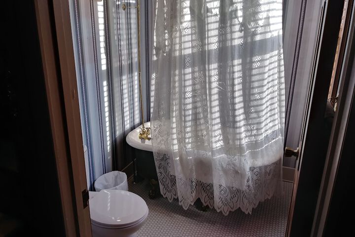 Room 13 of 60