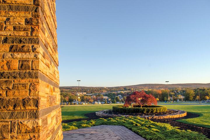 Mohegan Pennsylvania Casino Resort - Adults Only 21+