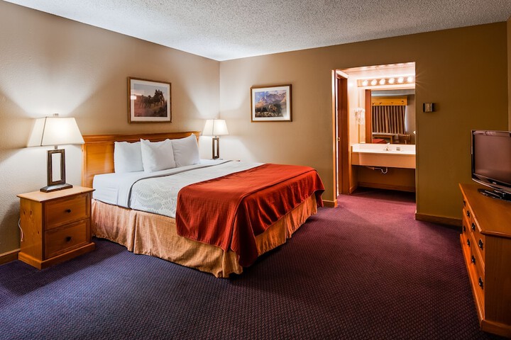 Room 20 of 38