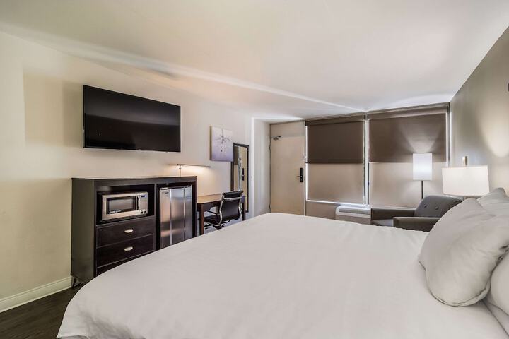 Room 25 of 58