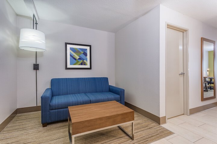 Room 10 of 45
