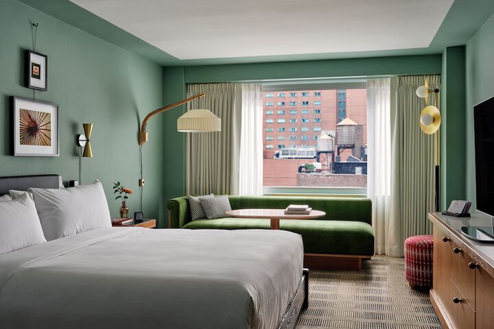 Room 27 of 52