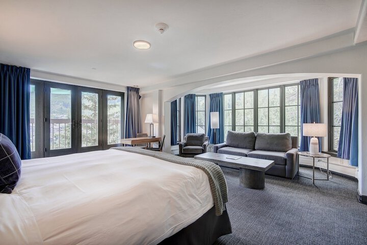 Room 100 of 242