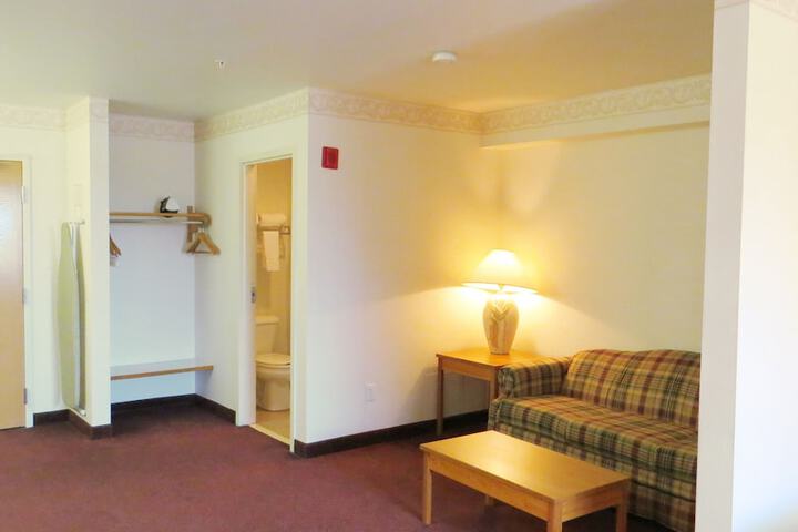 Peppermill Empress Inn