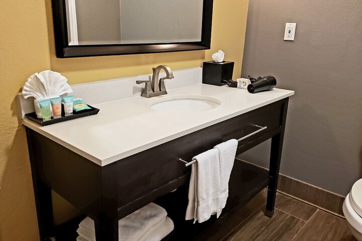 Room 9 of 24
