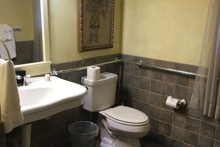Far View - a Bed & Breakfast Estate