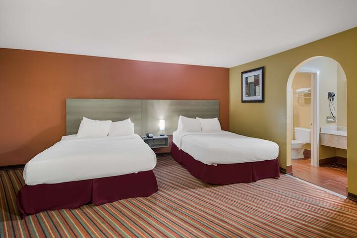Room 35 of 47