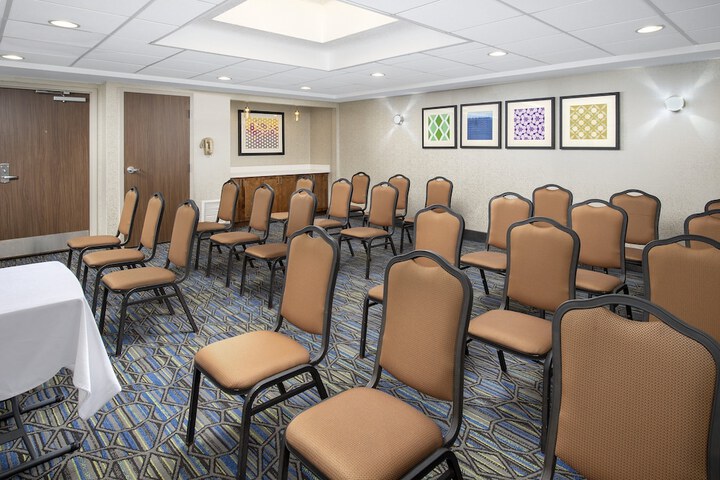 Holiday Inn Express Boston - Saugus by IHG