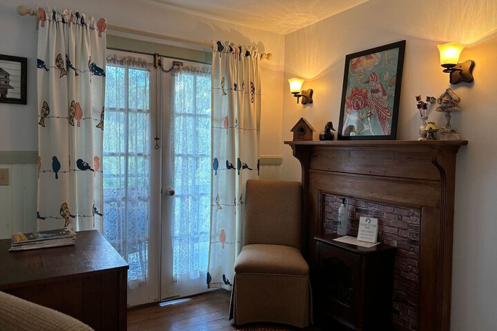 Room 49 of 82