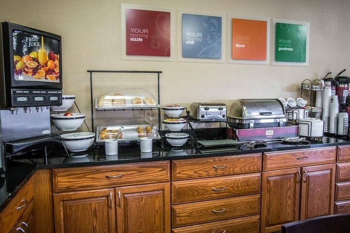 Comfort Inn Morris I-80