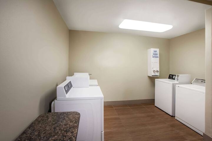 Room 20 of 28