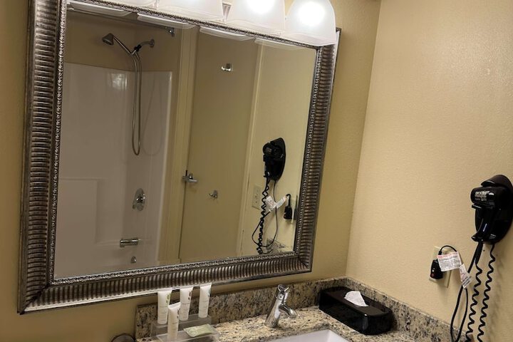 Room 13 of 19