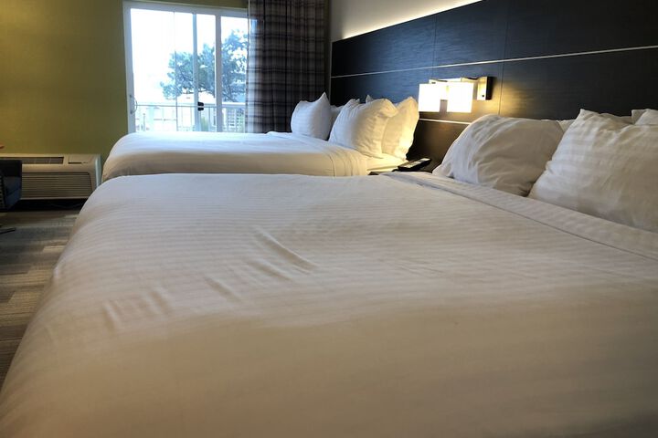 Holiday Inn Express Hotel & Suites Seaside-Convention Center by IHG