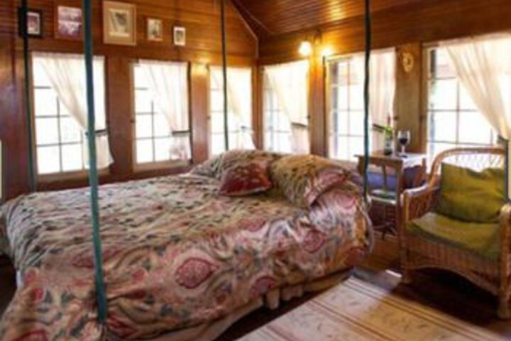 Spicer Castle Inn & Restaurant