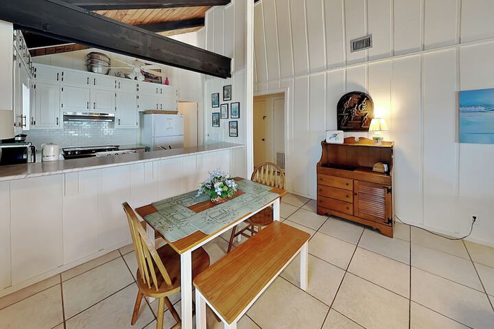 Cozy Cottage by Distinctive Beach Rentals