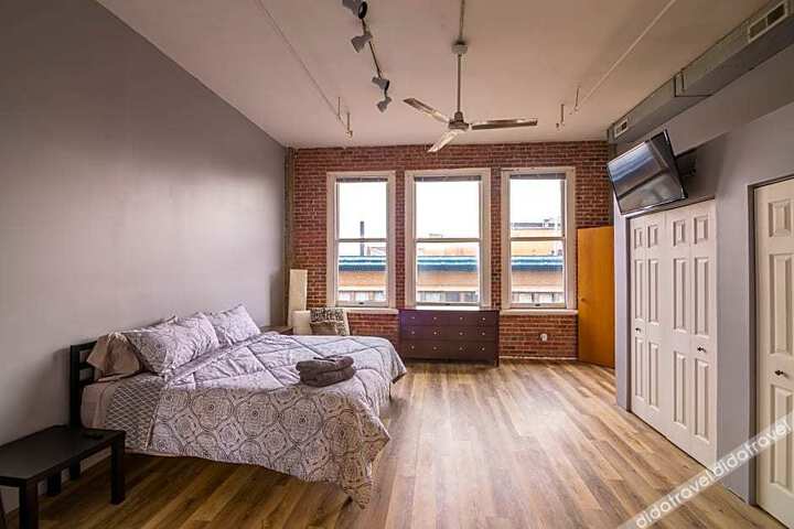 Penthouse Loft in The Heart of Downtown