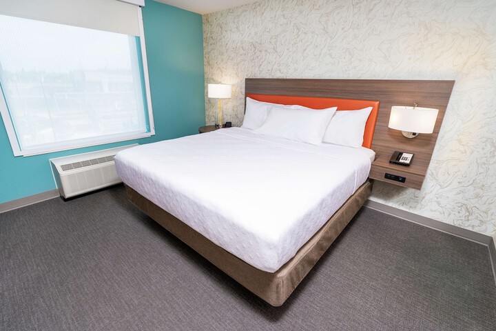 Room 15 of 38