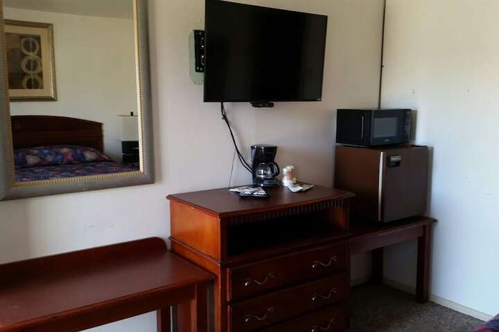 Room 15 of 19